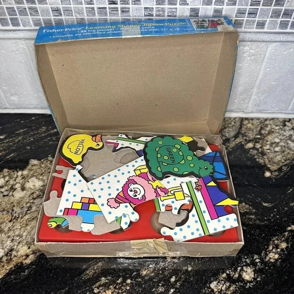 Vintage Fisher-Price LEARNING SHAPES Jigsaw PUZZLE Little People Age 3-6 - Picture 10 of 10